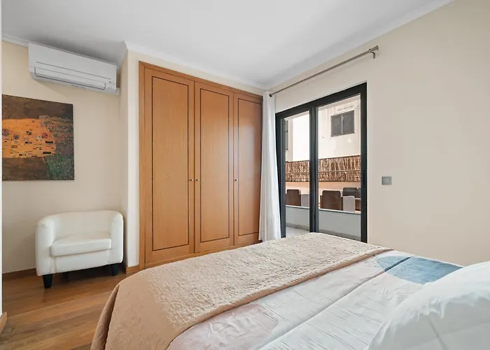 Lido Retreat Apartment *