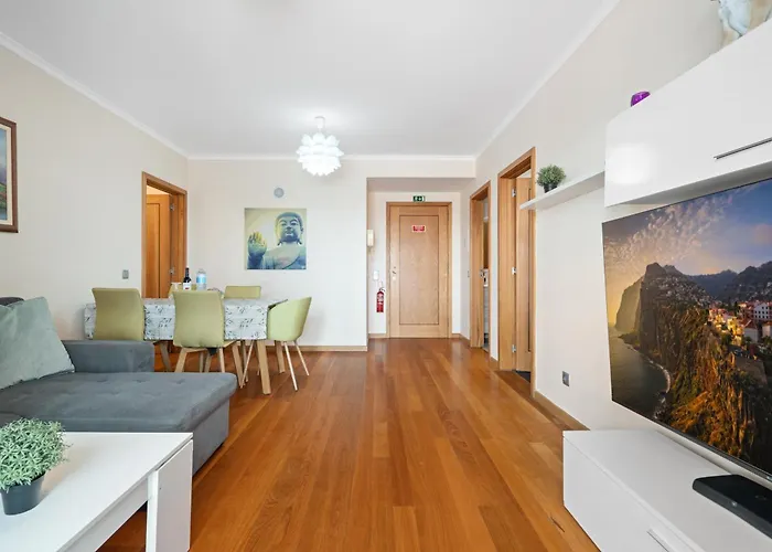 Lido Retreat Apartment